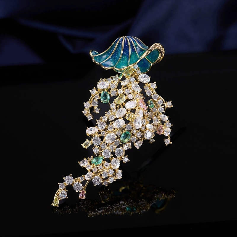 Luxury Lifestyle Jewelry - Spilla a forma di medusa con