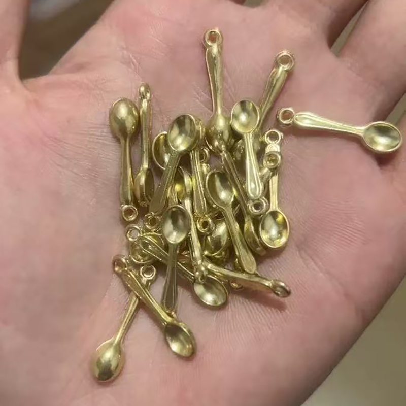 100 pezzi di ciondoli a cucchi - Gold Cutlery Flatware recensione e prezzo